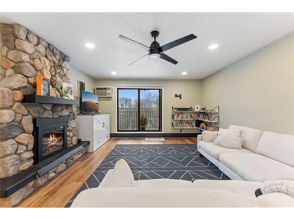 5607 Green Circle Drive #209 Minnetonka MN 55343 6823749 image1