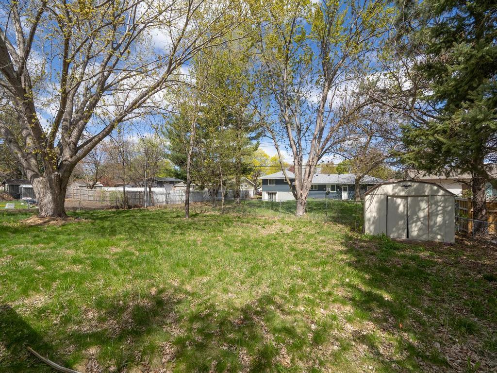5608 80th Avenue N Brooklyn Park MN 55443 7067139 image26
