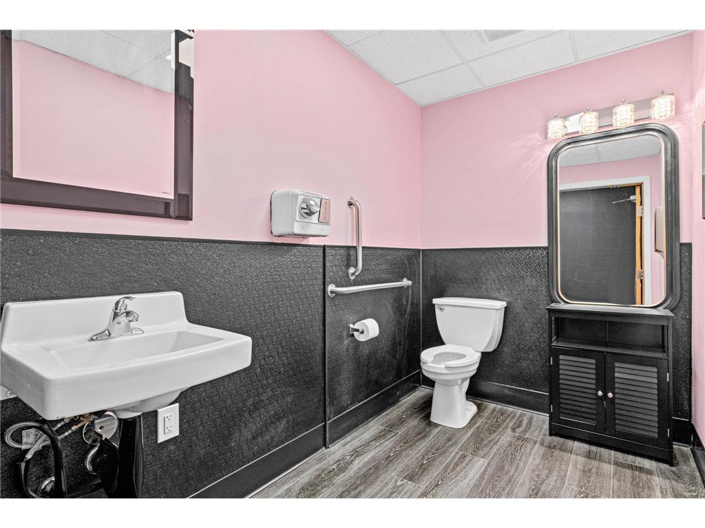 5609 Chicago Avenue S Minneapolis MN 55417 7011885 image29