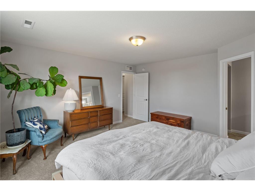 561 14th Street NW New Brighton MN 55112 - Long Lake 7082067 image35