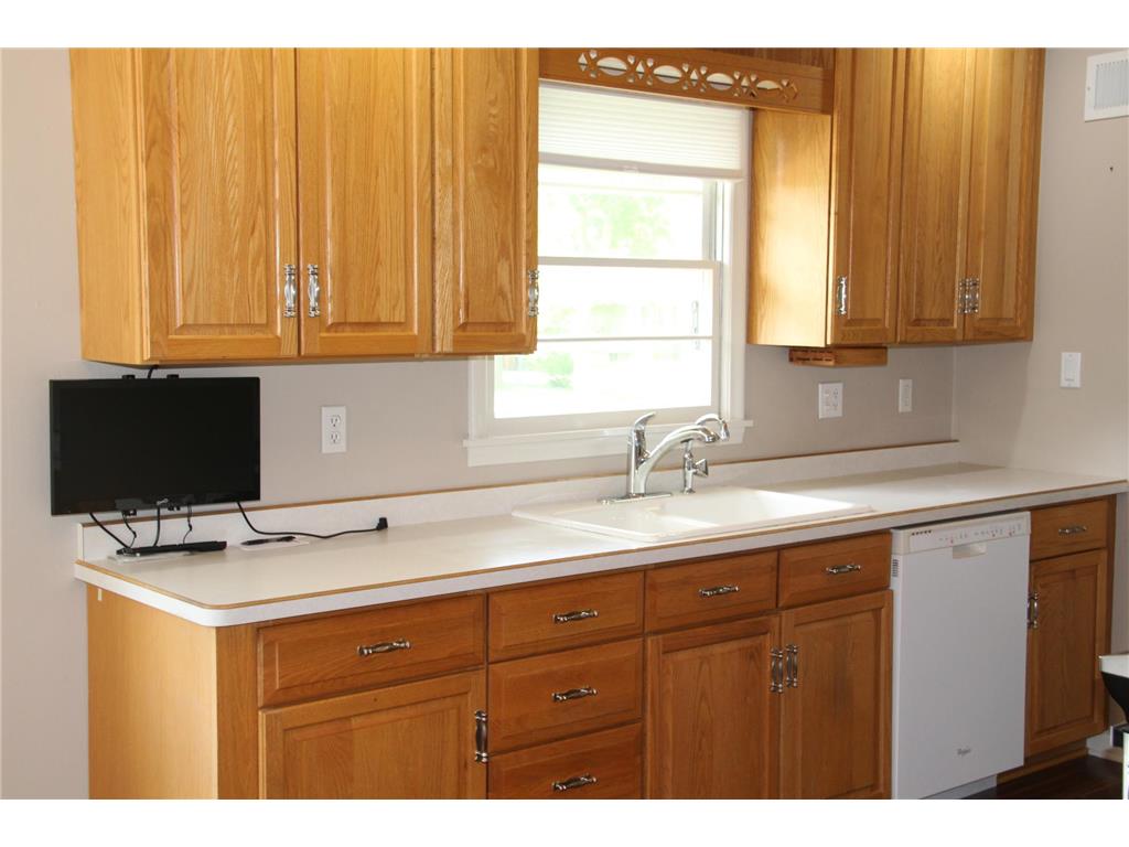 561 4th Street E Hector MN 55342 7084410 image8