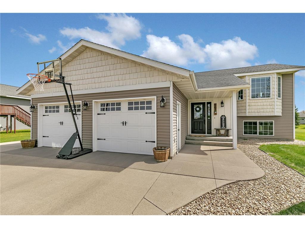 561 7th Street NW Richmond MN 56368 7069019 image1