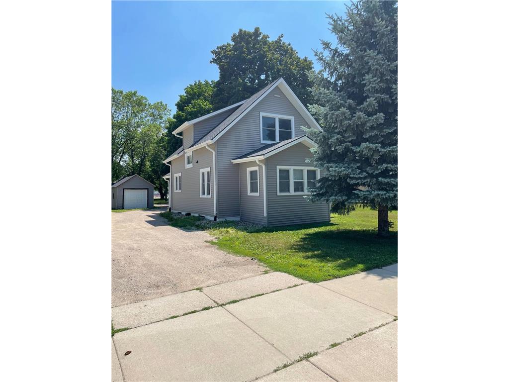 561 Adams Street SE, Hutchinson, MN 55350 MLS 6395139 Edina Realty