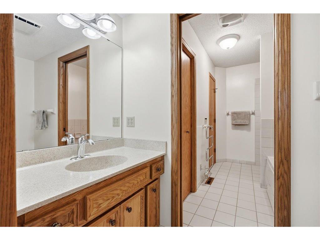 561 Deer Ridge Lane S Maplewood MN 55119 7036574 image23