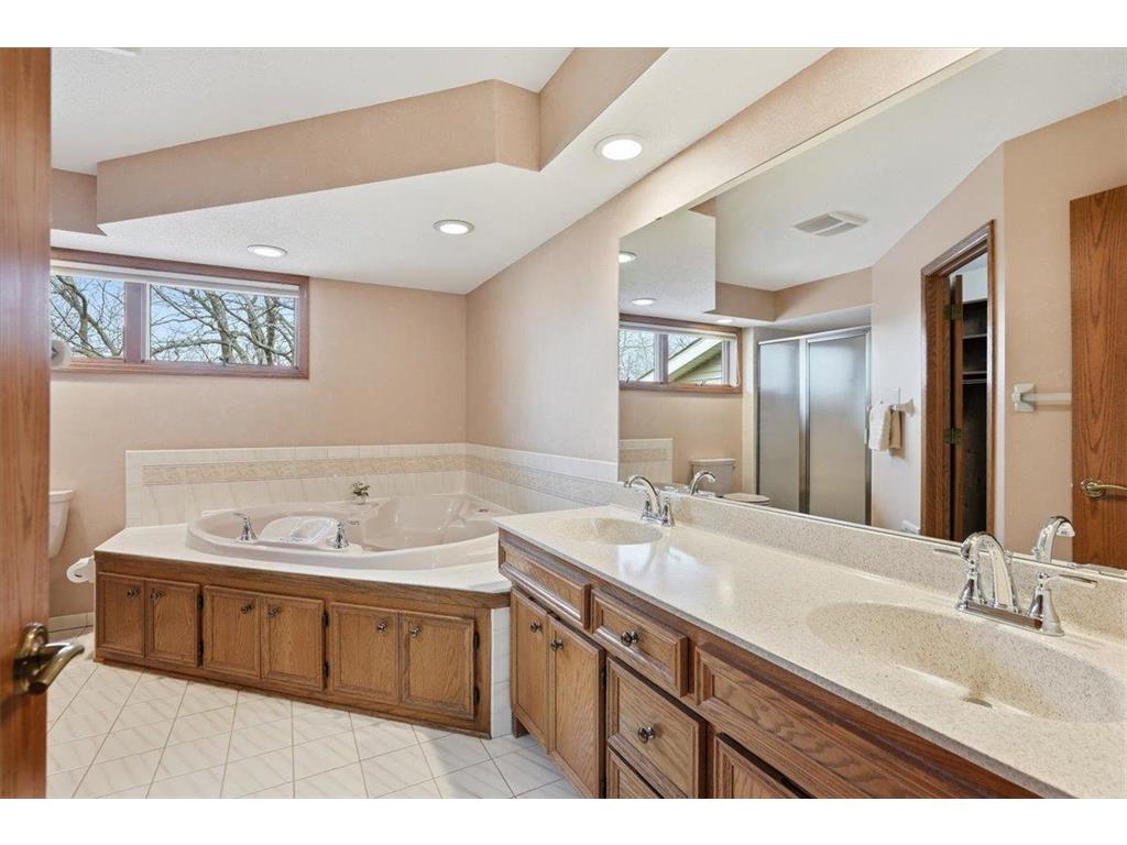 561 Deer Ridge Lane S Maplewood MN 55119 7036574 image29