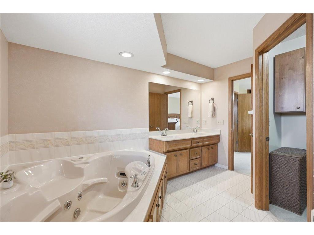 561 Deer Ridge Lane S Maplewood MN 55119 7036574 image30