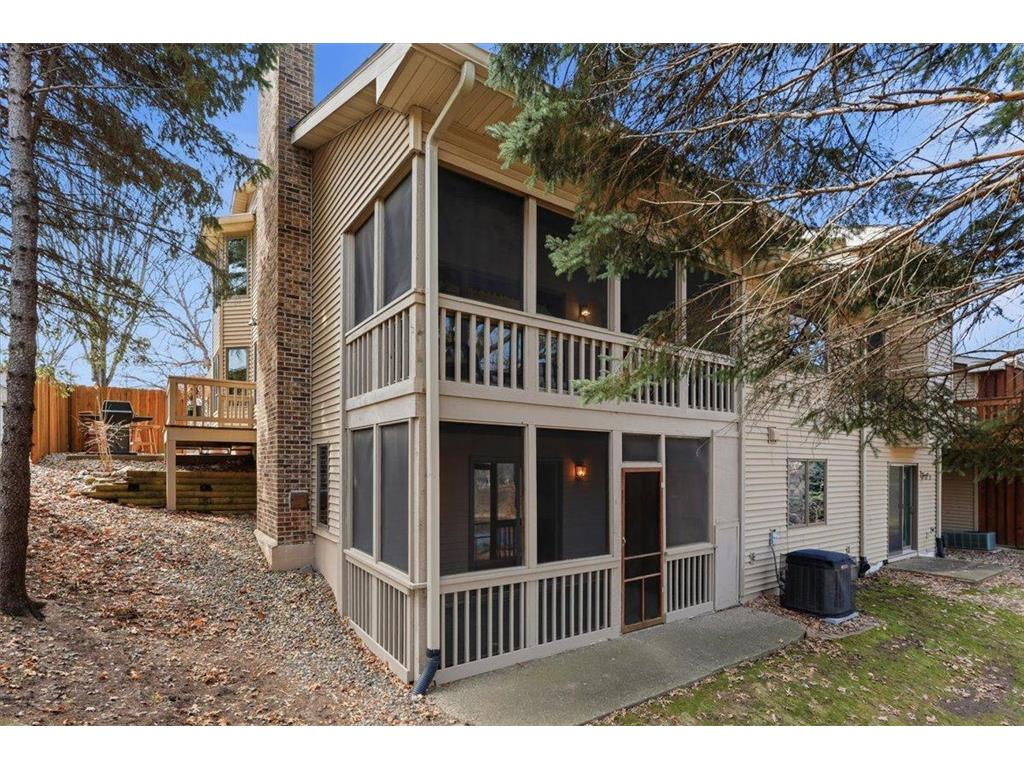 561 Deer Ridge Lane S Maplewood MN 55119 7036574 image42