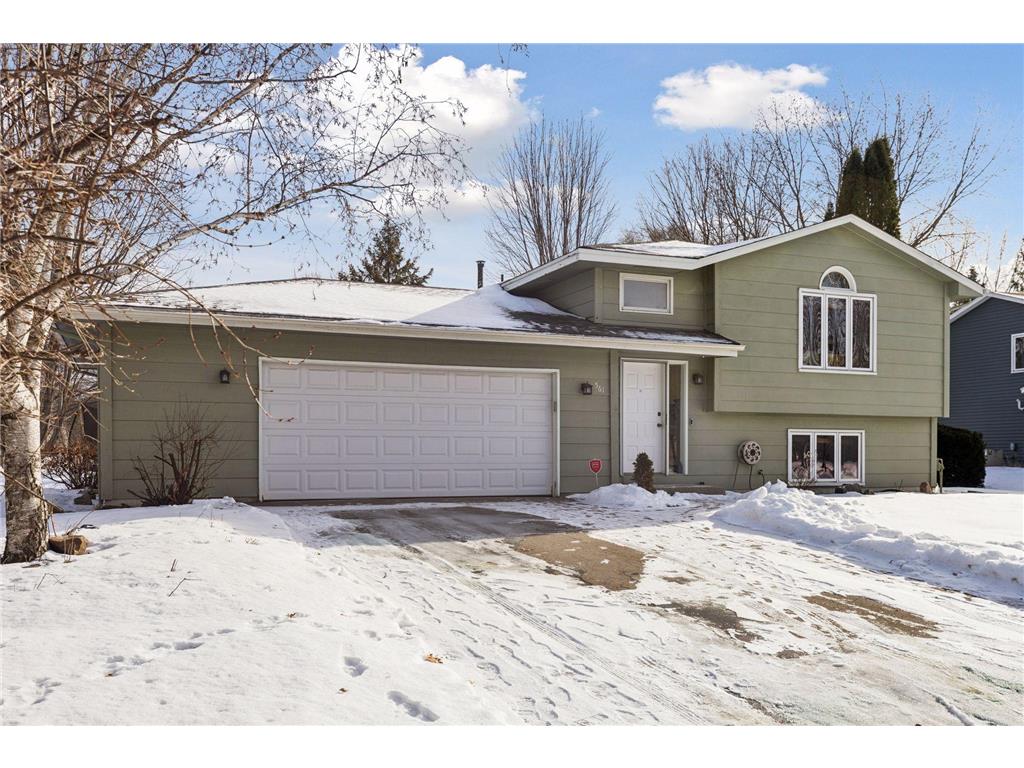 561 Dresden Drive Chaska MN 55318 7007405 image1