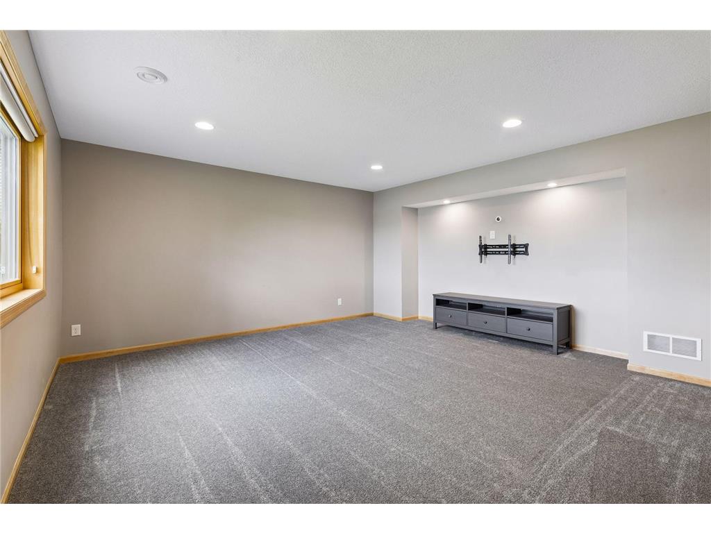 5614 105th Avenue N Brooklyn Park MN 55443 7069703 image30