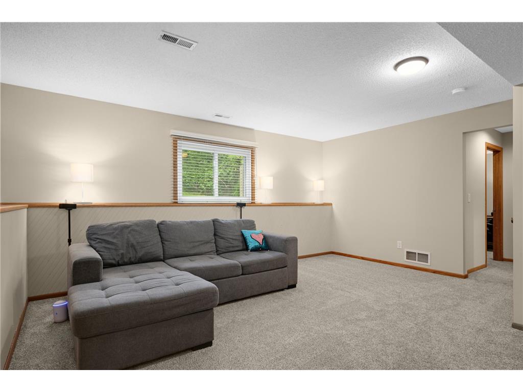 5615 Albert Street Shoreview MN 55126 7090267 image17