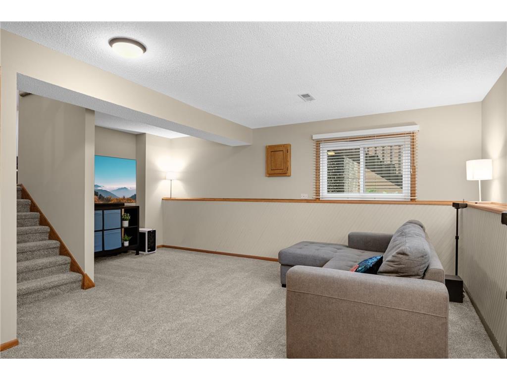 5615 Albert Street Shoreview MN 55126 7090267 image18
