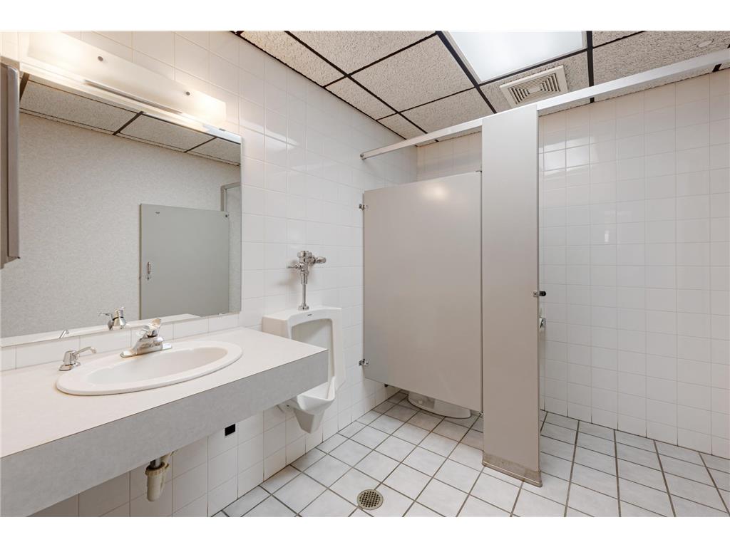 5615 Brooklyn Boulevard Brooklyn Center MN 55429 7032650 image8