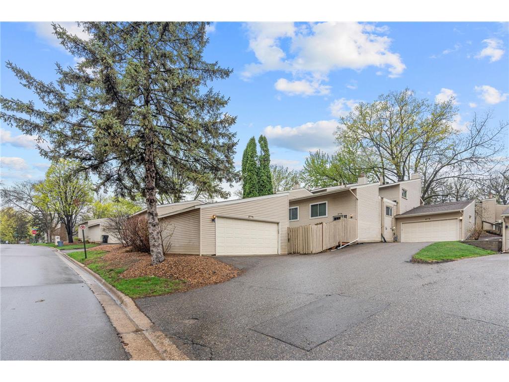 5616 W Bavarian Pass Fridley MN 55432 7052335 image1