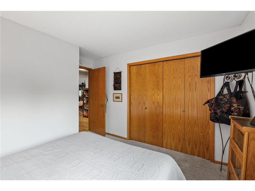 5616 W Bavarian Pass Fridley MN 55432 7052335 image19