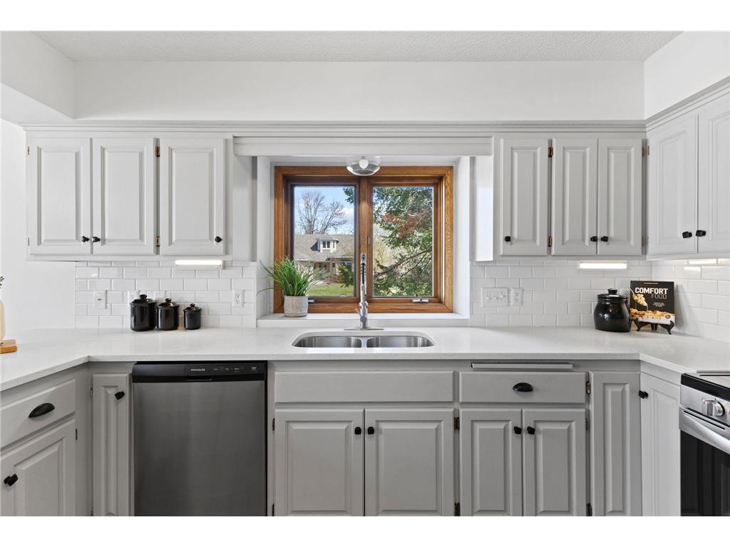 5619 Dunlap Avenue N Shoreview MN 55126 7058123 image5