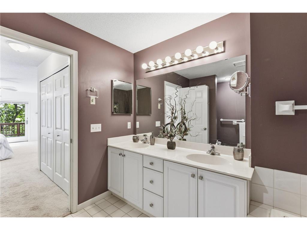 562 Deer Ridge Lane S Maplewood MN 55119 7093831 image23