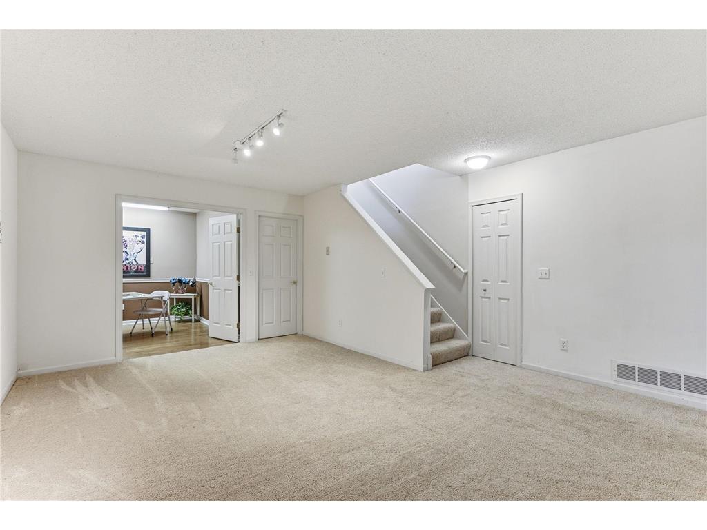562 Deer Ridge Lane S Maplewood MN 55119 7093831 image32