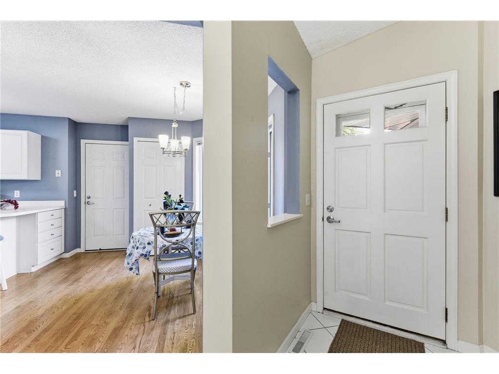 562 Deer Ridge Lane S Maplewood MN 55119 7093831 image5