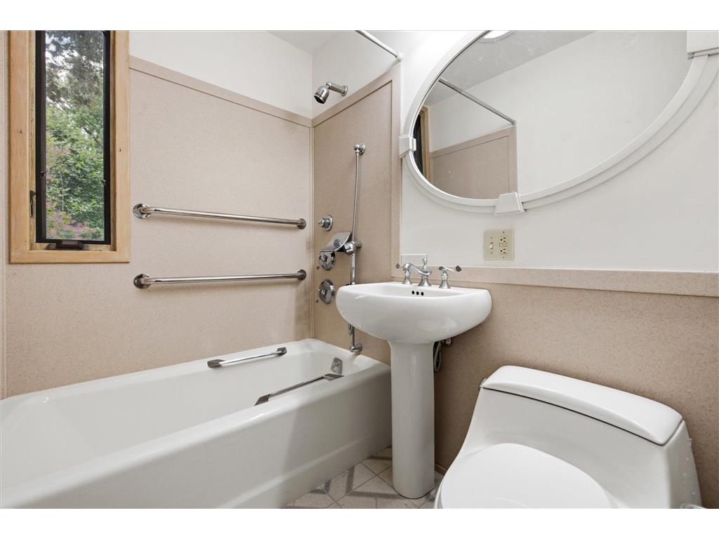 5625 Hillsview Road Brooklyn Center MN 55430 7100646 image17