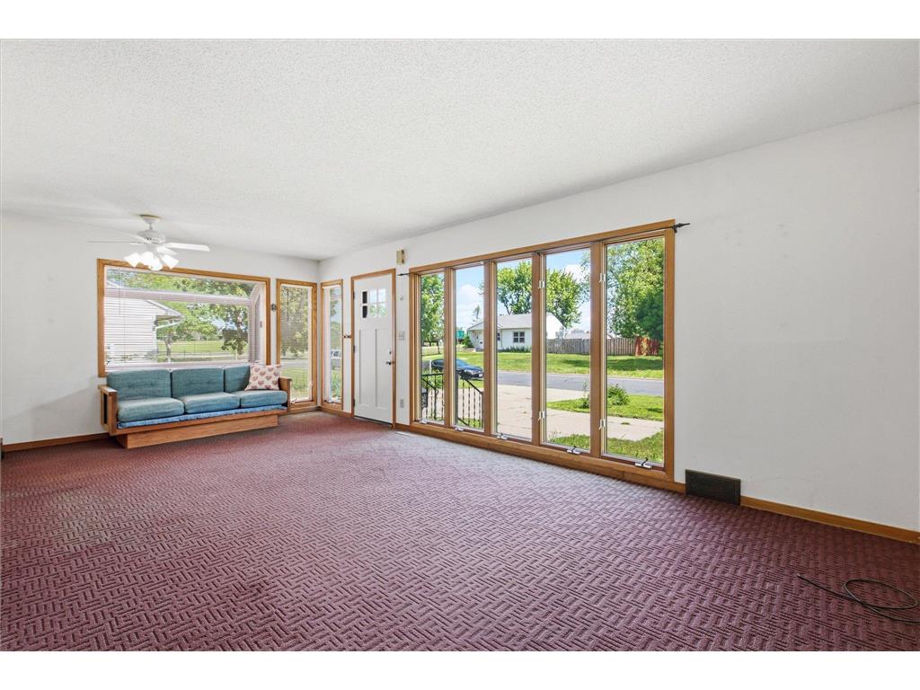 5625 Hillsview Road Brooklyn Center MN 55430 7100646 image2