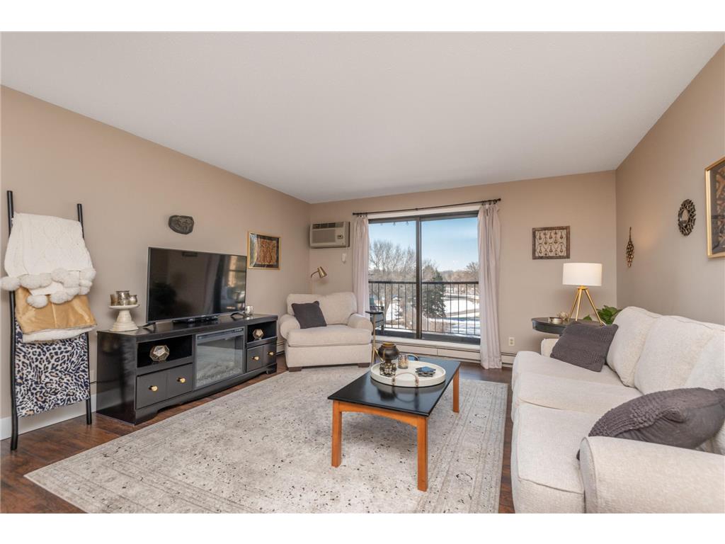 5627 Green Circle Drive #205 Minnetonka MN 55343 6349394 image1