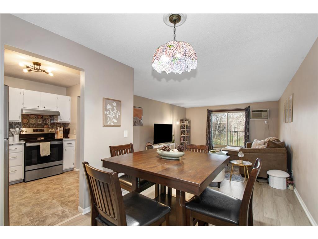 5627 Green Circle Drive #208 Minnetonka MN 55343 6814372 image1