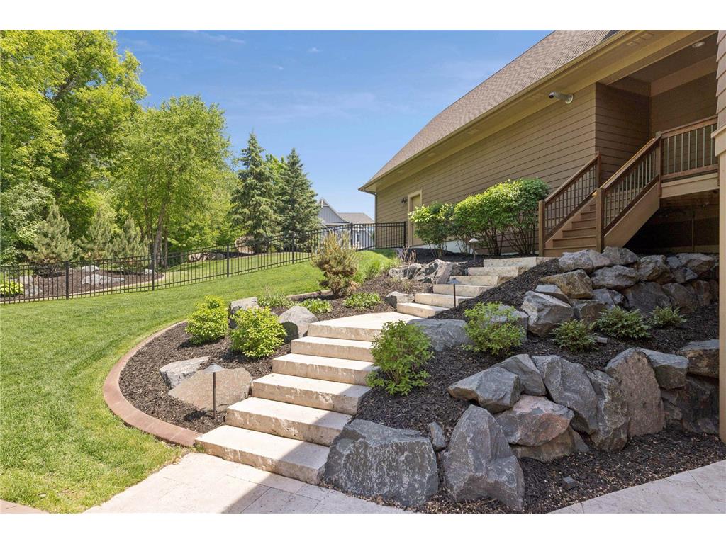 5628 Garden Drive Woodbury MN 55129 7078328 image100