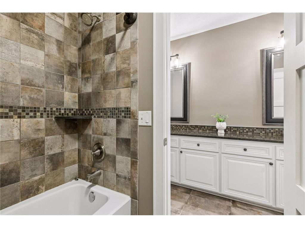 5628 Garden Drive Woodbury MN 55129 7078328 image77