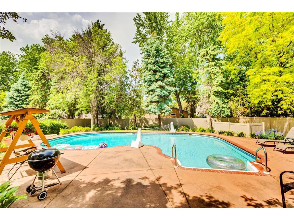 563 Elaine Avenue Shoreview MN 55126 6349978 image1