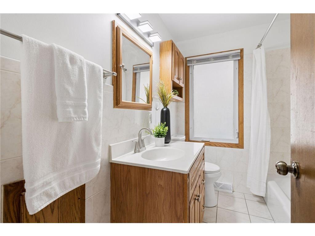 5631 6th Street NE Fridley MN 55432 7034749 image27