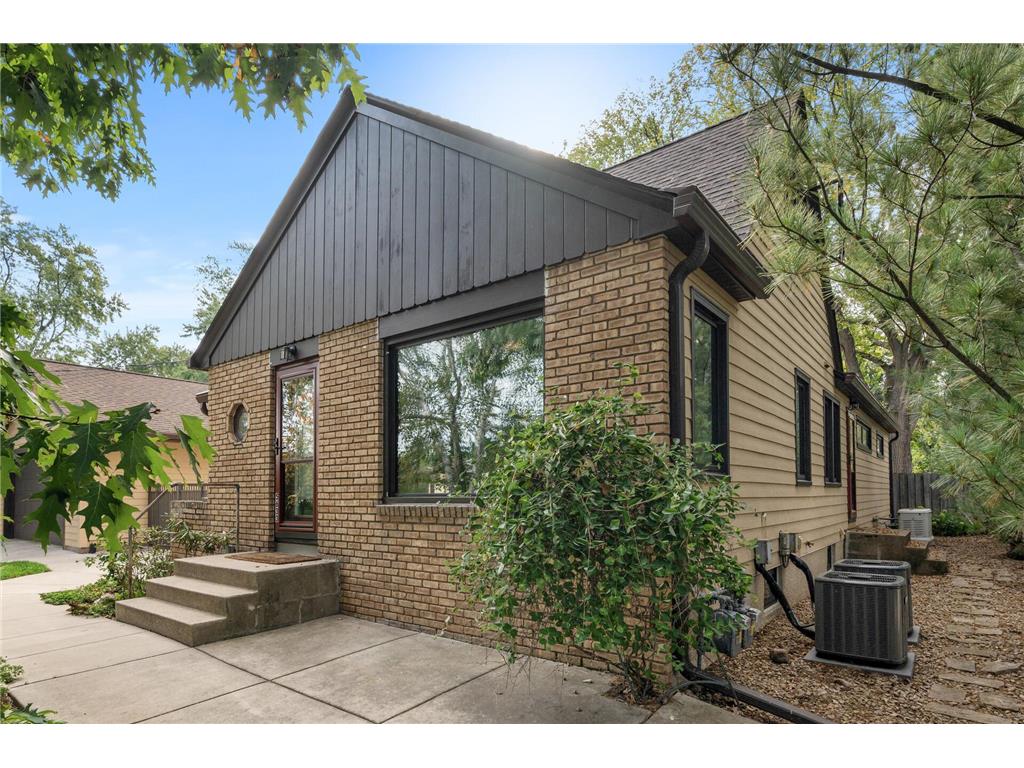 5631 Saint Croix Avenue N Golden Valley MN 55422 6403588 image1