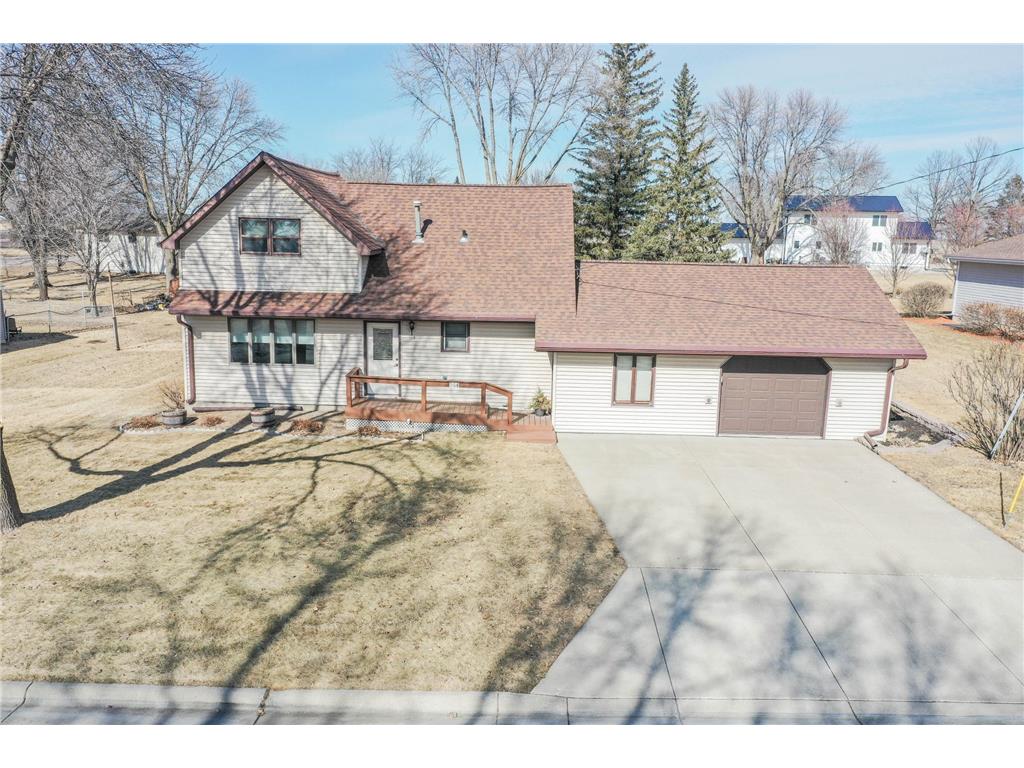 564 Pine Avenue Bird Island MN 55310 6678721 image1