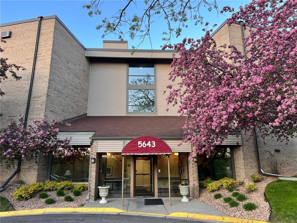 5643 Green Circle Drive #102 Minnetonka MN 55343 6517531 image1