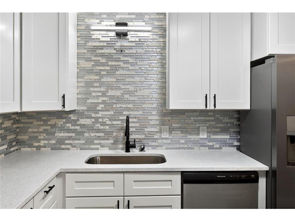 5643 Green Circle Drive #108 Minnetonka MN 55343 7088558 image1