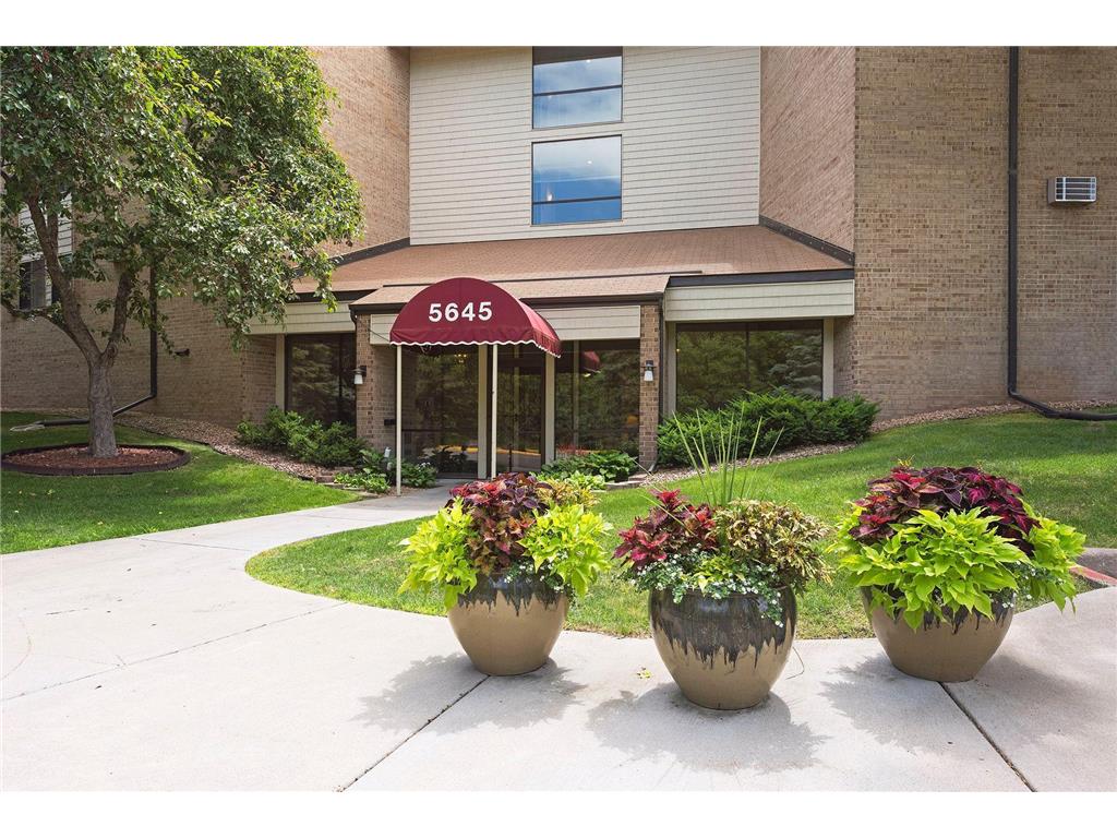 5645 Green Circle Drive #102 Minnetonka MN 55343 6533417 image1