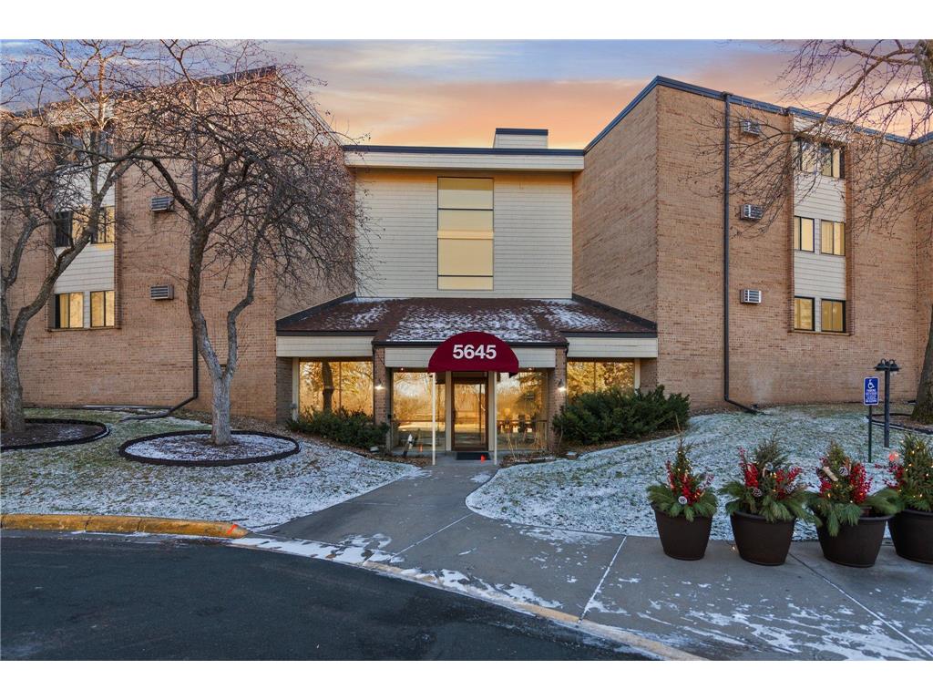 5645 Green Circle Drive #301 Minnetonka MN 55343 6468303 image1