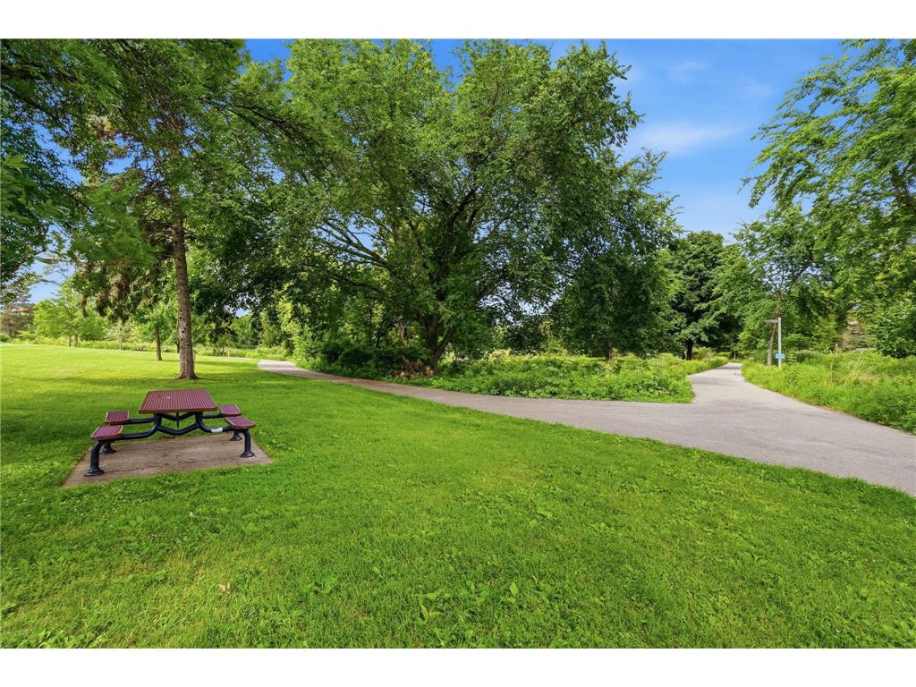 5645 Green Circle Drive #305 Hopkins MN 55343 7095703 image26