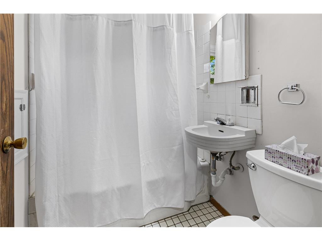 5647 Wood Lane Saint Louis Park MN 55436 7102379 image16