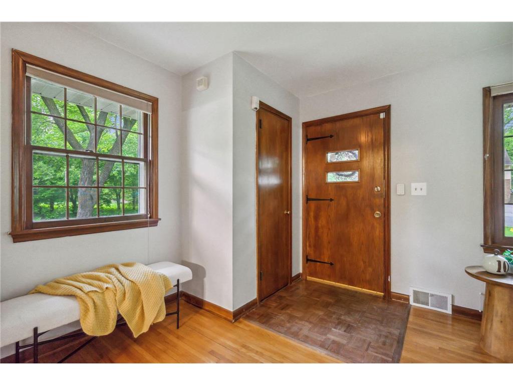 565 Frontenac Place, Saint Paul, MN, 55104 MLS 6533498 Edina Realty