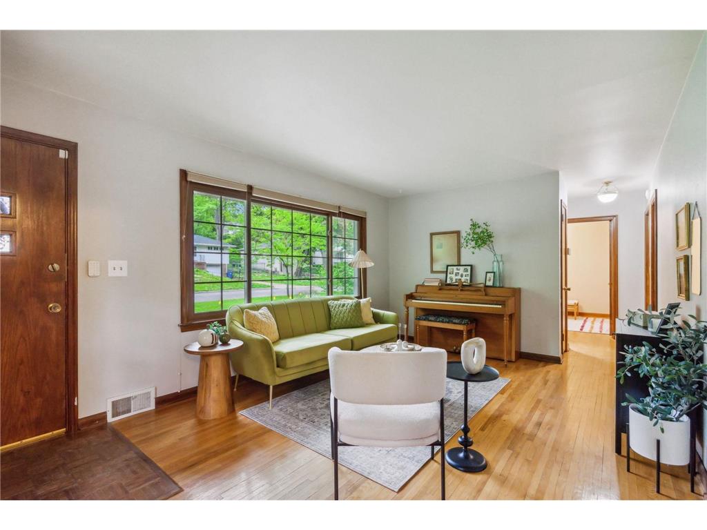 565 Frontenac Place, Saint Paul, MN, 55104 MLS 6533498 Edina Realty