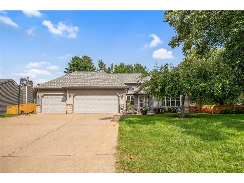 565 Oak Creek Drive S Vadnais Heights MN 55127 6795198 image1