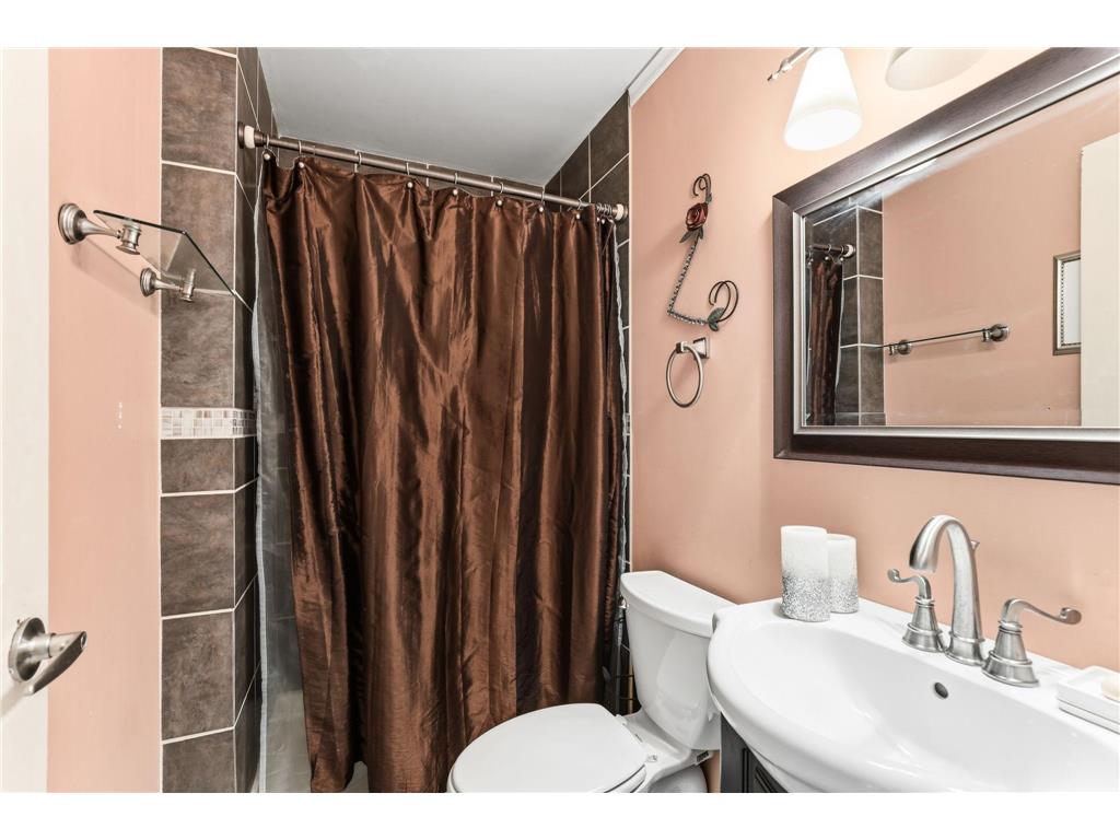 5653 Chatsworth Street N Shoreview MN 55126 7066613 image10