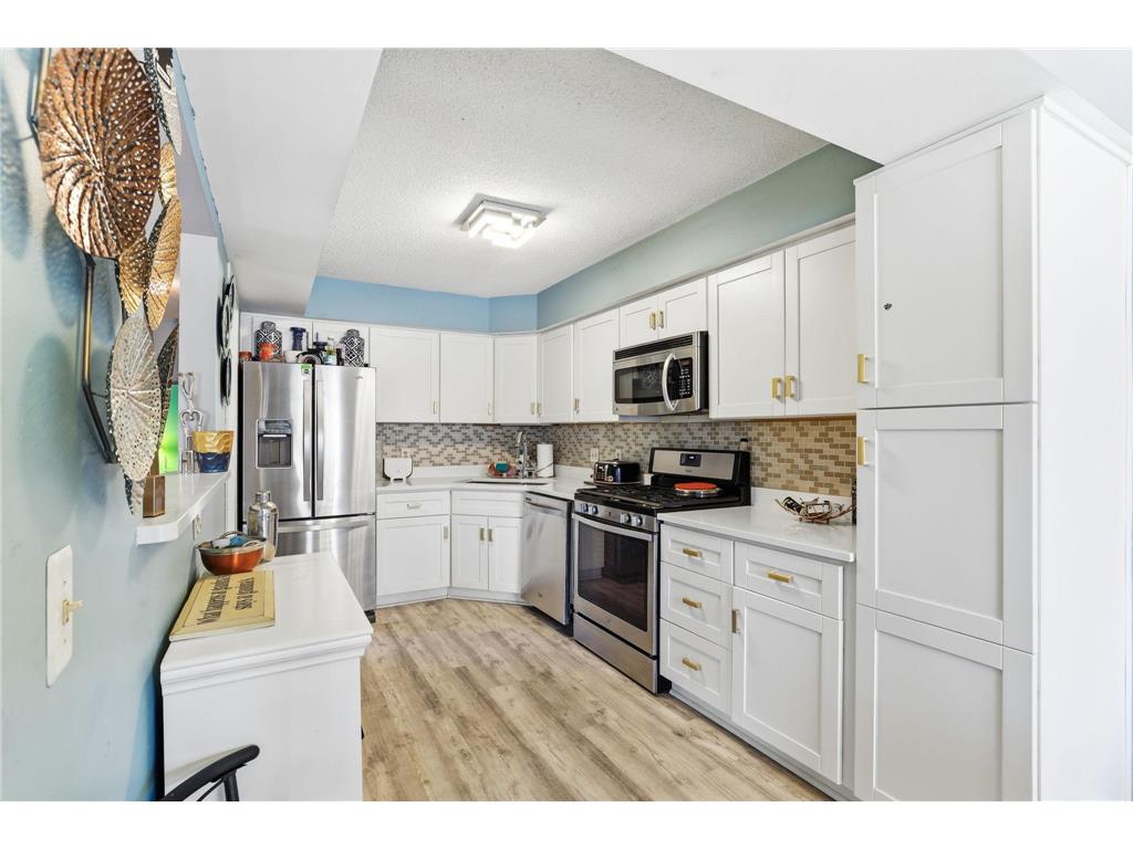 5653 Chatsworth Street N Shoreview MN 55126 7066613 image18