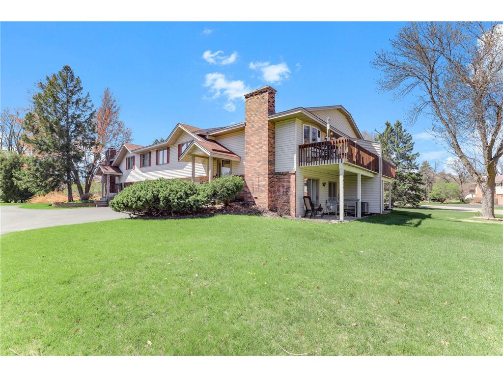 5653 Chatsworth Street N Shoreview MN 55126 7066613 image2