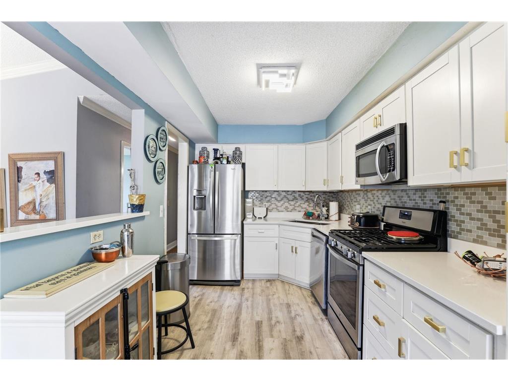 5653 Chatsworth Street N Shoreview MN 55126 7066613 image20
