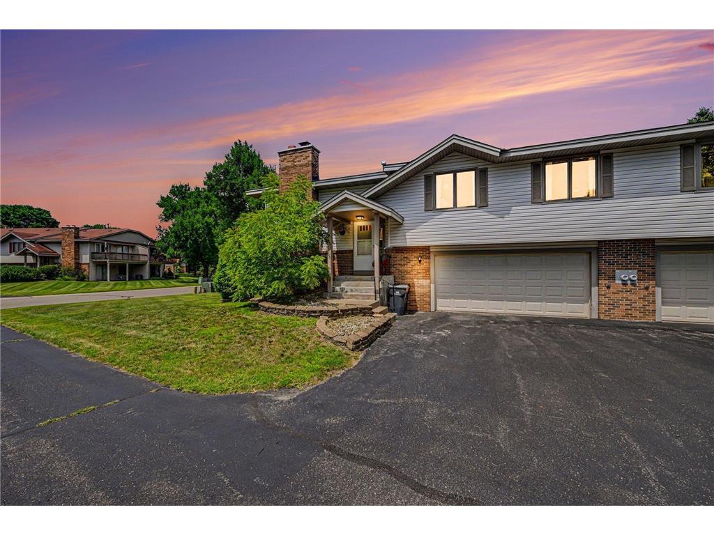 5654 Chatsworth Street N Shoreview MN 55126 7087239 image1