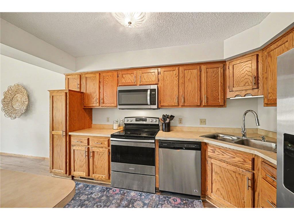 5654 Chatsworth Street N Shoreview MN 55126 7087239 image12