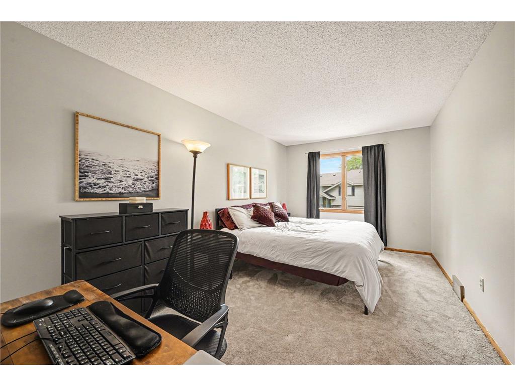 5654 Chatsworth Street N Shoreview MN 55126 7087239 image16