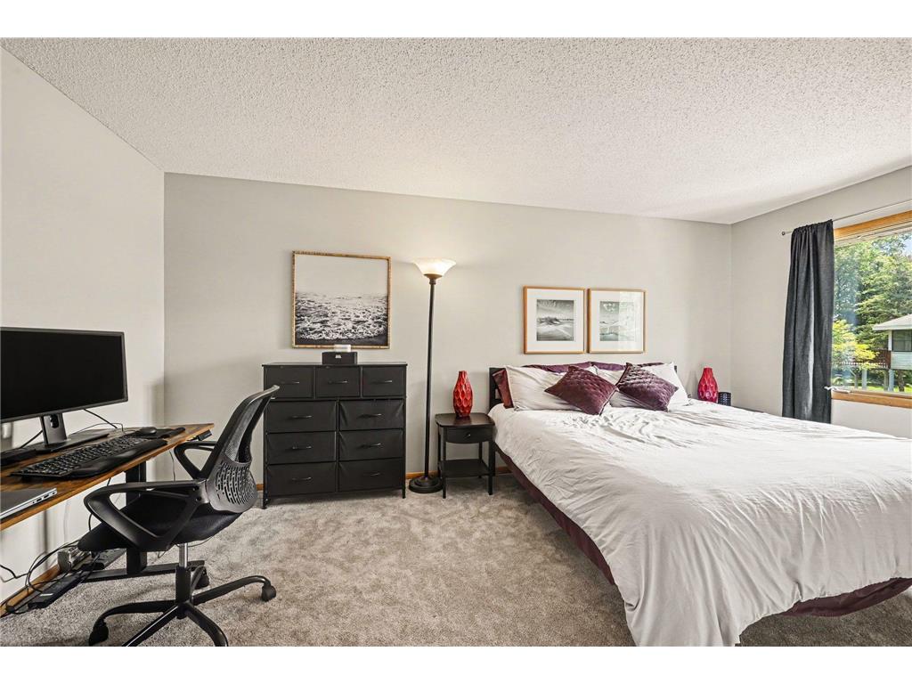 5654 Chatsworth Street N Shoreview MN 55126 7087239 image17