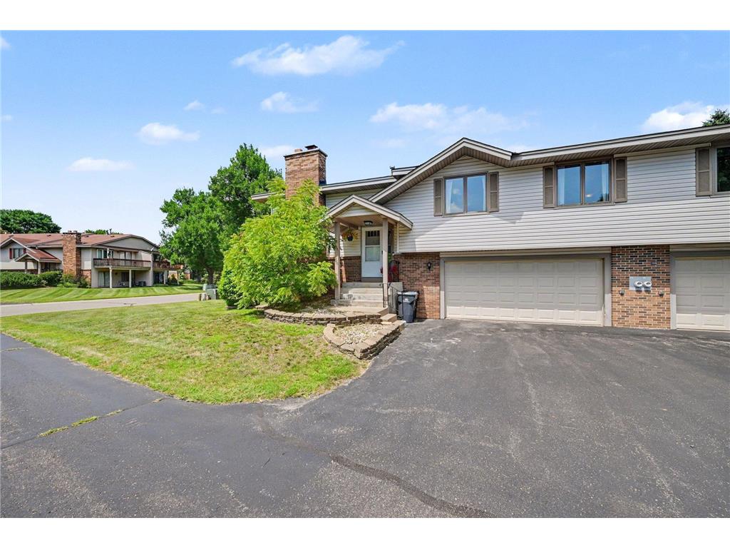 5654 Chatsworth Street N Shoreview MN 55126 7087239 image2